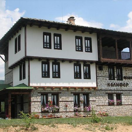 Family Hotel Kalifer Kałofer Zewnętrze zdjęcie