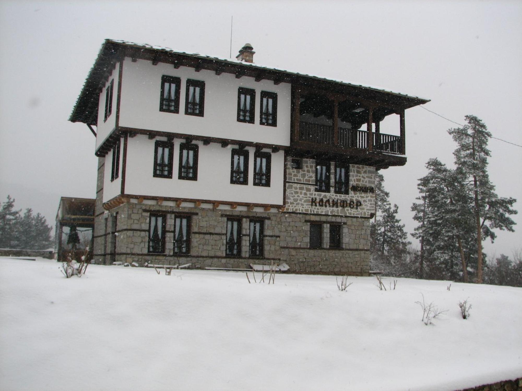 Family Hotel Kalifer Kałofer Zewnętrze zdjęcie
