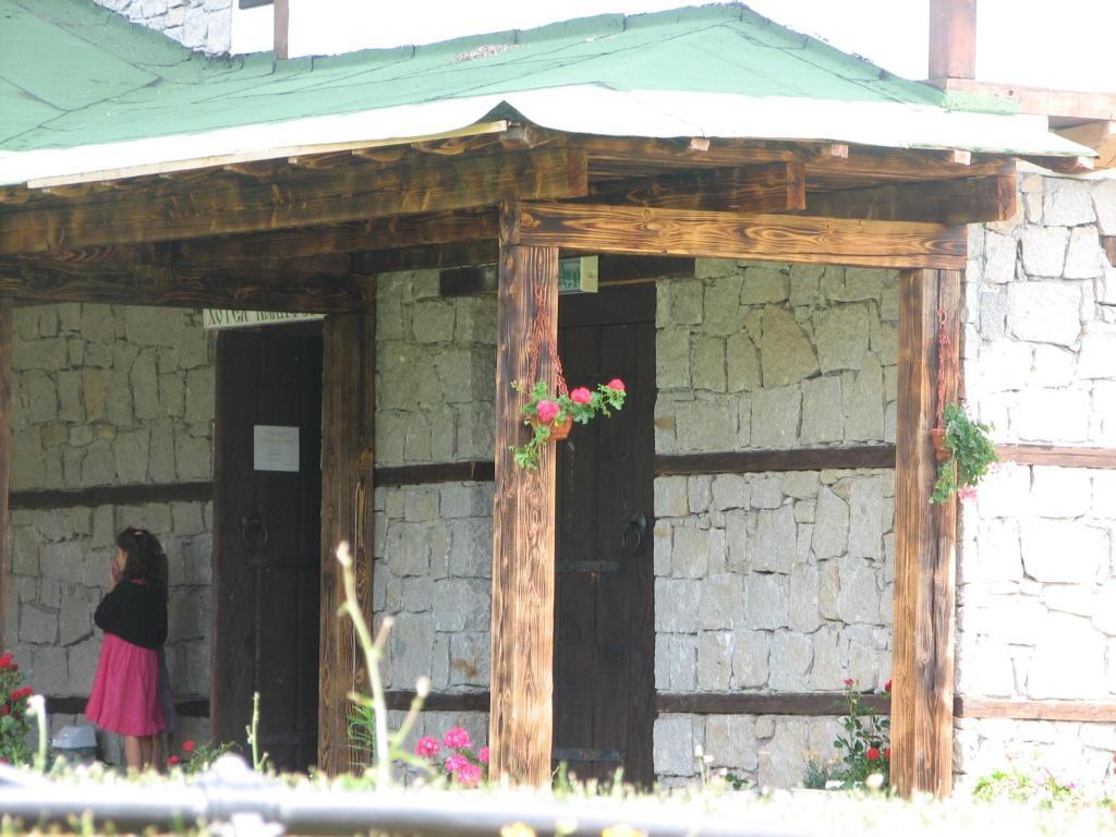 Family Hotel Kalifer Kałofer Zewnętrze zdjęcie