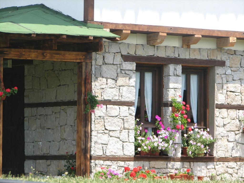 Family Hotel Kalifer Kałofer Zewnętrze zdjęcie