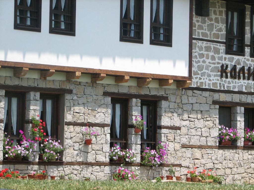 Family Hotel Kalifer Kałofer Zewnętrze zdjęcie